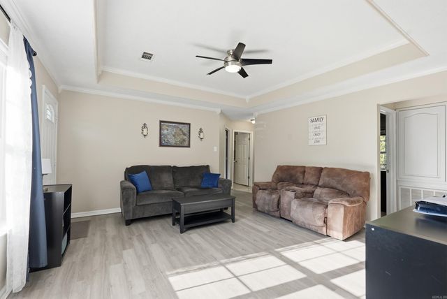 15 Griffin St, Ward, AR 72176