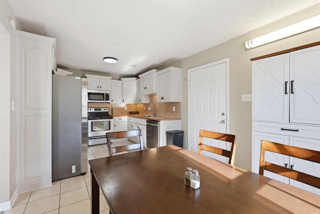 15 Griffin St, Ward, AR 72176