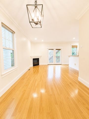 6 Vinton 2, Boston, MA 02127