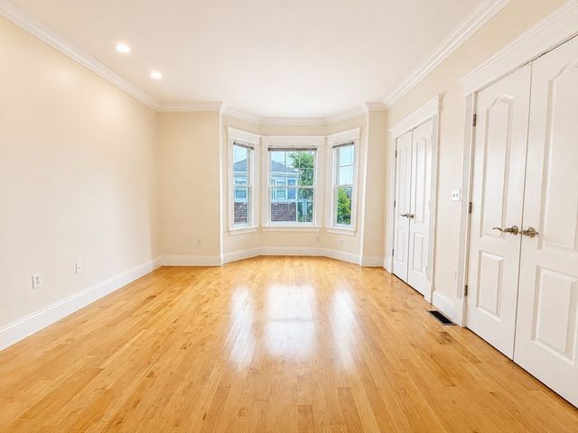 6 Vinton 2, Boston, MA 02127