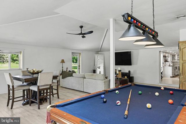 1104 BUCKS RD, Perkasie, PA 18944