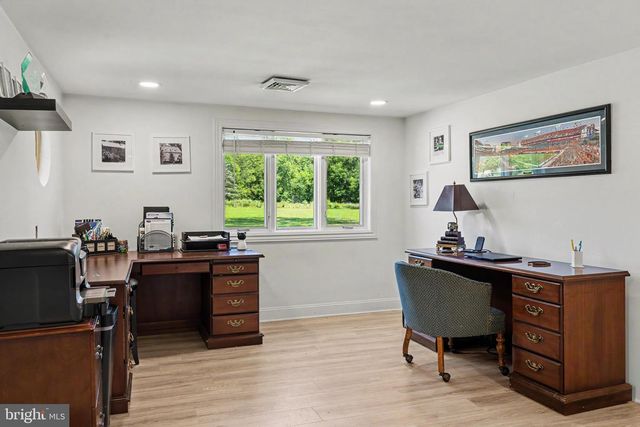 1104 BUCKS RD, Perkasie, PA 18944