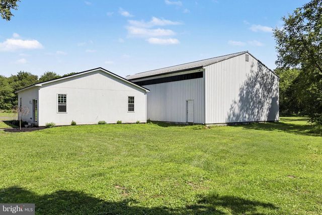 1104 BUCKS RD, Perkasie, PA 18944