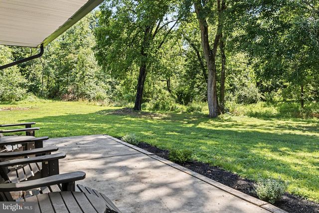 1104 BUCKS RD, Perkasie, PA 18944