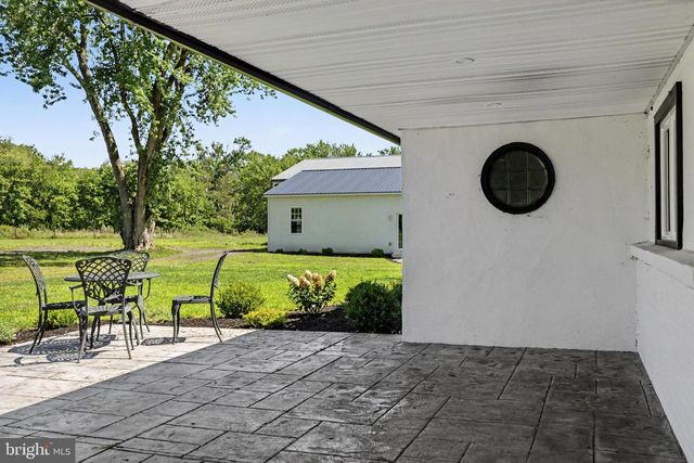 1104 BUCKS RD, Perkasie, PA 18944