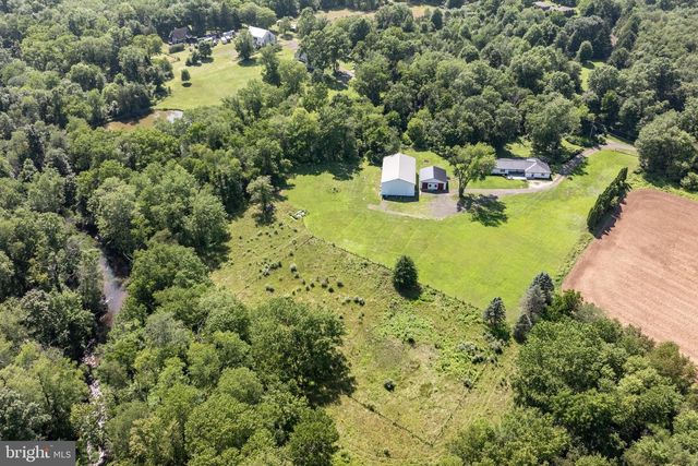1104 BUCKS RD, Perkasie, PA 18944