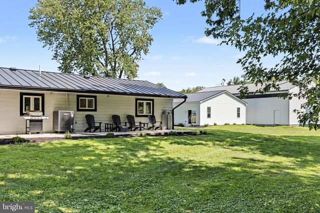 1104 BUCKS RD, Perkasie, PA 18944
