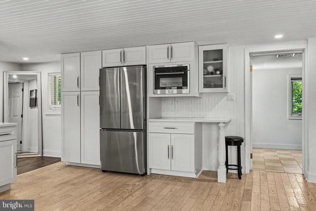 1104 BUCKS RD, Perkasie, PA 18944