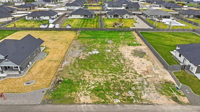 6615 Lazy B Dr, Pasco, WA 99301