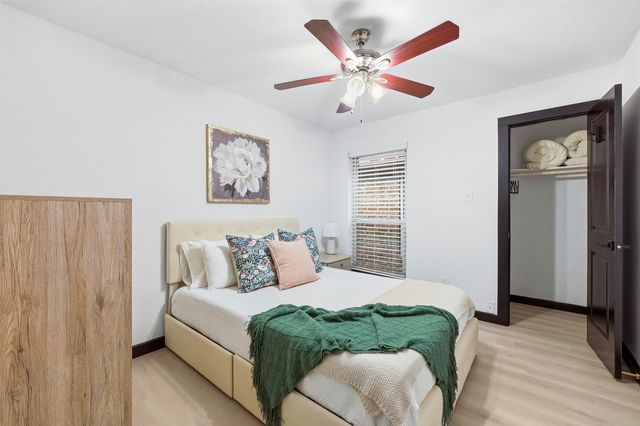 1214 W Hudgins, Grapevine, TX 76051