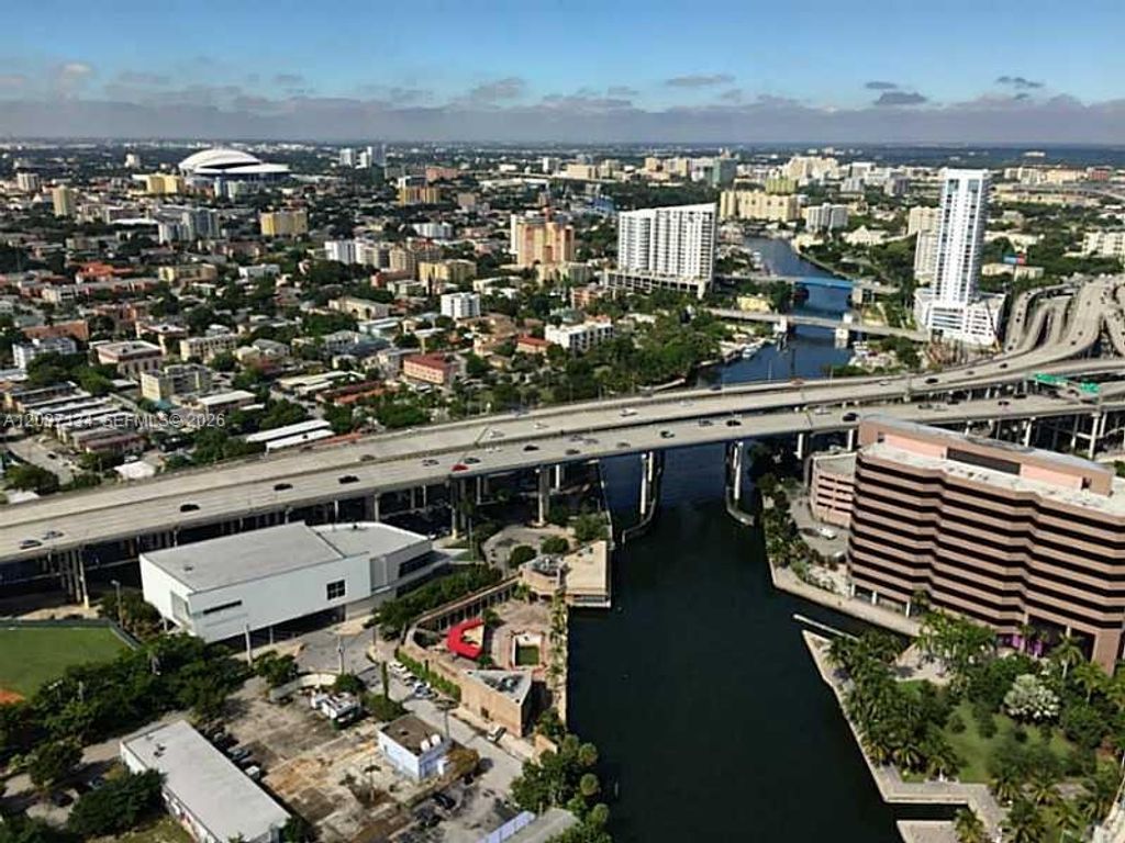 185 SW 7th Street 3500, Miami, FL 33130