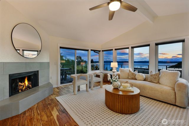 10960 39th Avenue SW, Seattle, WA 98146