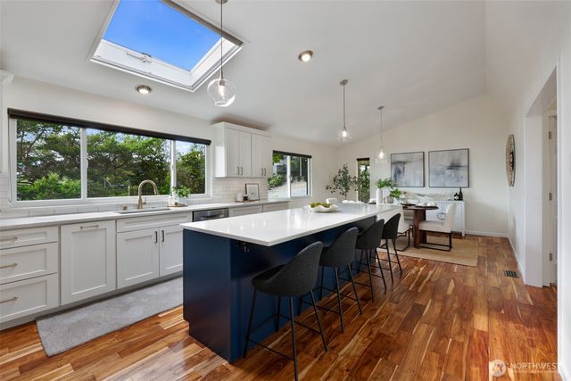 10960 39th Avenue SW, Seattle, WA 98146
