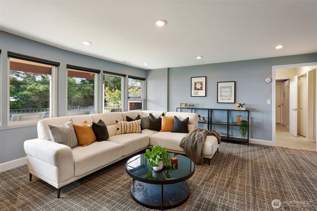 10960 39th Avenue SW, Seattle, WA 98146