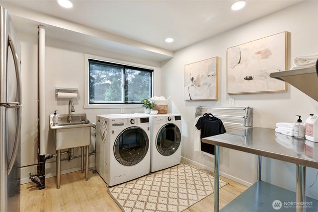 10960 39th Avenue SW, Seattle, WA 98146