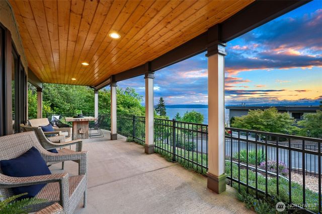 10960 39th Avenue SW, Seattle, WA 98146