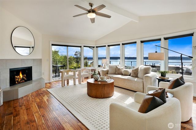 10960 39th Avenue SW, Seattle, WA 98146