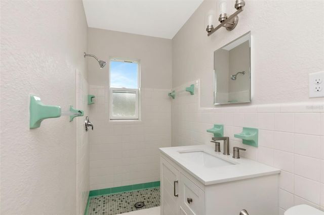 1100 58TH AVENUE S, St Petersburg, FL 33705