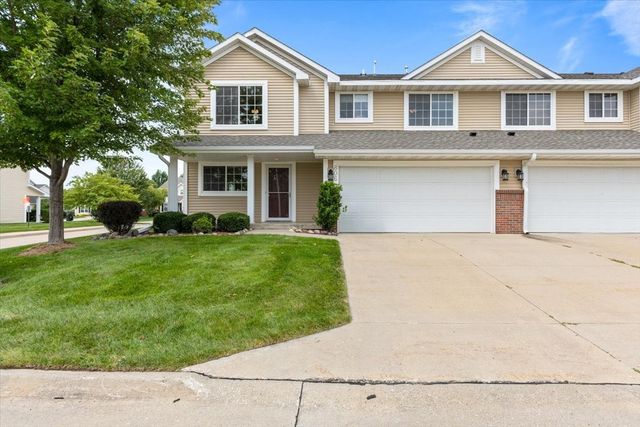 806 SE White Oak Lane, Waukee, IA 50263