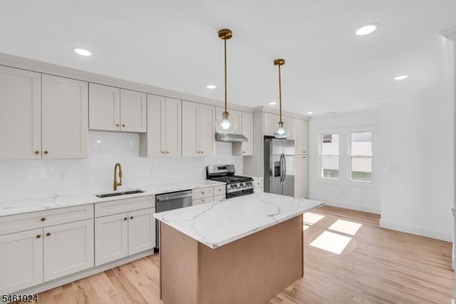 17 S Midland Ave, Kearny Town, NJ 07032