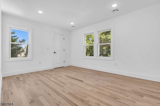 17 S Midland Ave, Kearny Town, NJ 07032