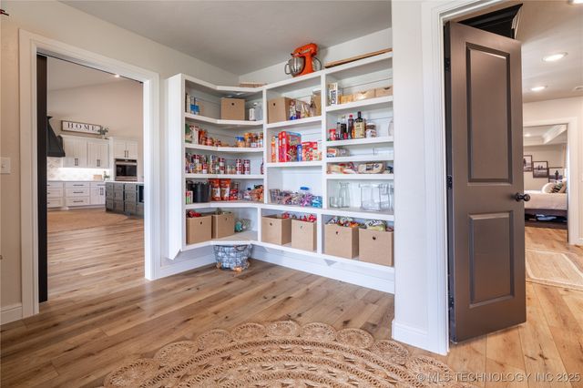 10189 Muncrief Road, Kingston, OK 73439