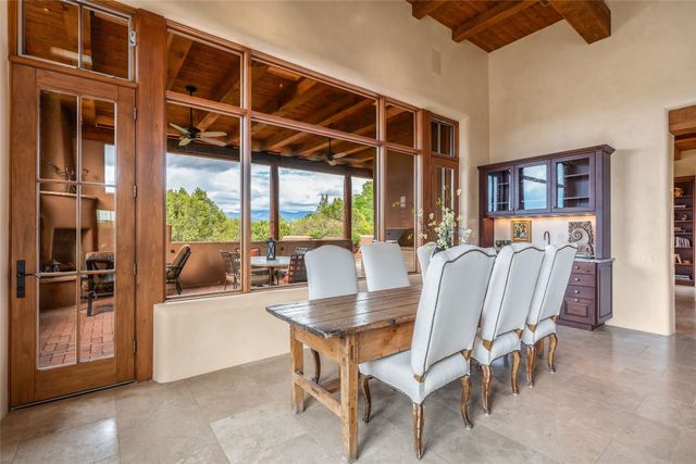 12 E Golden Eagle, Santa Fe, NM 87506