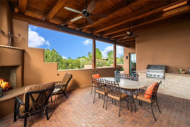 12 E Golden Eagle, Santa Fe, NM 87506