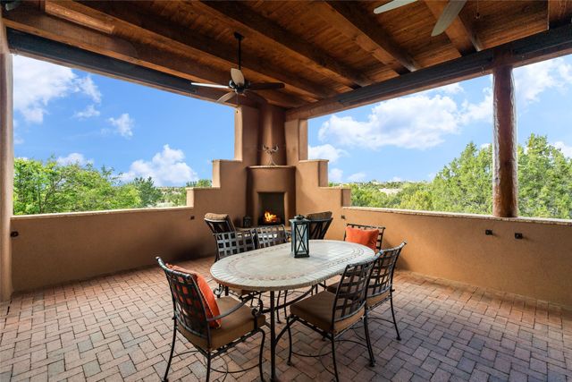 12 E Golden Eagle, Santa Fe, NM 87506