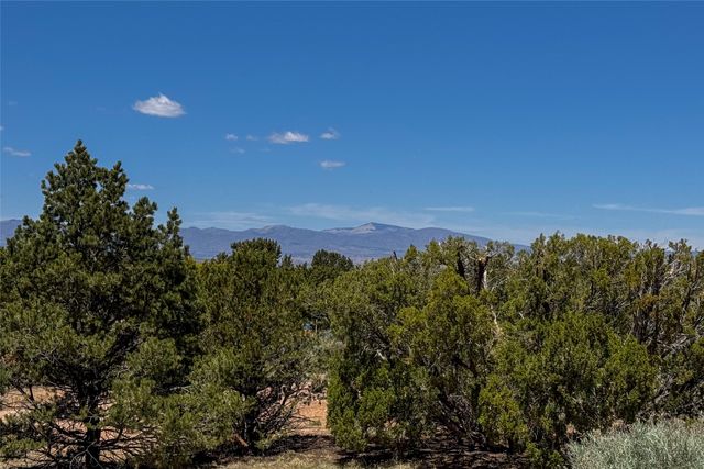 12 E Golden Eagle, Santa Fe, NM 87506