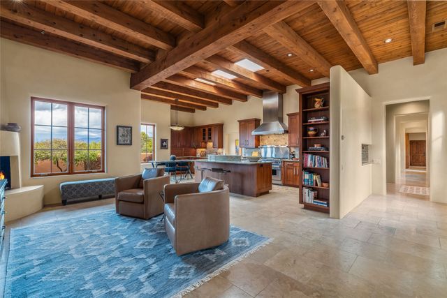 12 E Golden Eagle, Santa Fe, NM 87506