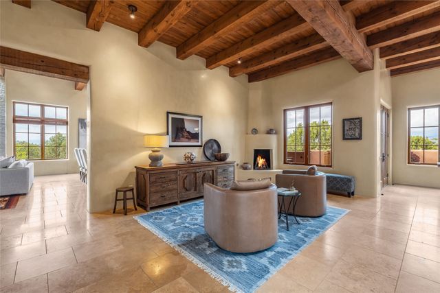 12 E Golden Eagle, Santa Fe, NM 87506