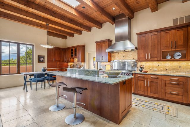 12 E Golden Eagle, Santa Fe, NM 87506