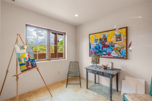 12 E Golden Eagle, Santa Fe, NM 87506