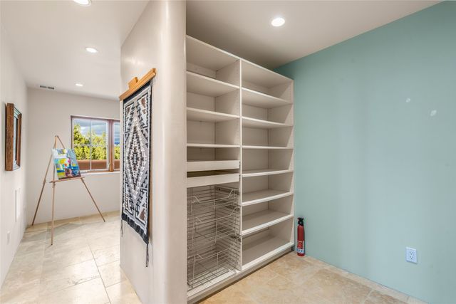 12 E Golden Eagle, Santa Fe, NM 87506