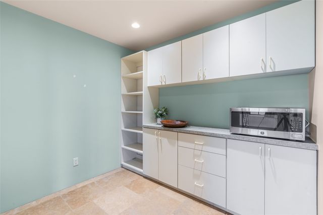 12 E Golden Eagle, Santa Fe, NM 87506