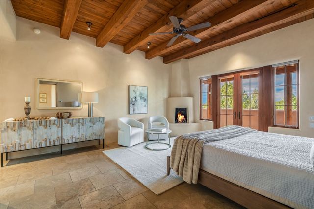 12 E Golden Eagle, Santa Fe, NM 87506