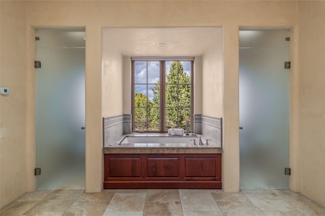 12 E Golden Eagle, Santa Fe, NM 87506