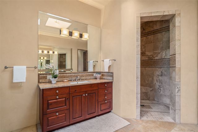 12 E Golden Eagle, Santa Fe, NM 87506