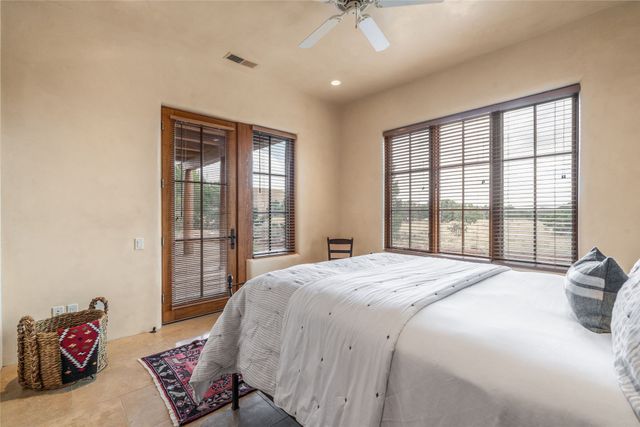 12 E Golden Eagle, Santa Fe, NM 87506