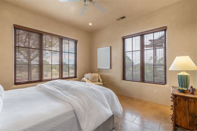 12 E Golden Eagle, Santa Fe, NM 87506