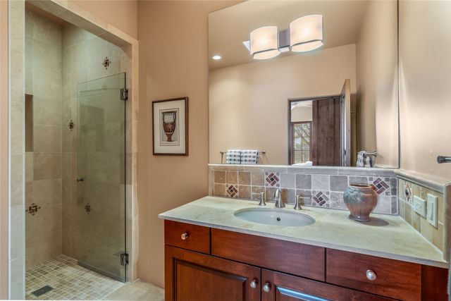 12 E Golden Eagle, Santa Fe, NM 87506