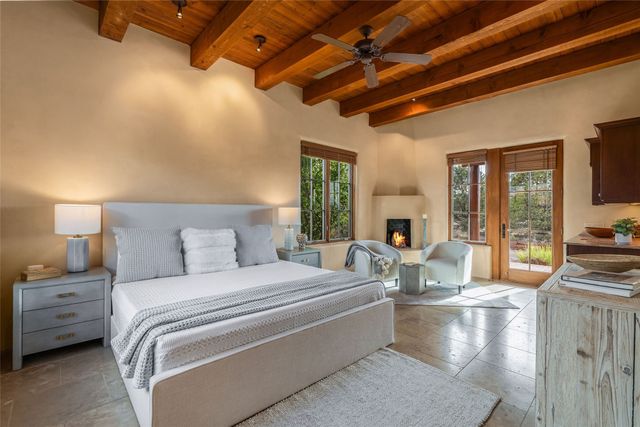 12 E Golden Eagle, Santa Fe, NM 87506