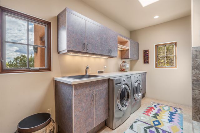 12 E Golden Eagle, Santa Fe, NM 87506
