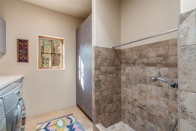 12 E Golden Eagle, Santa Fe, NM 87506