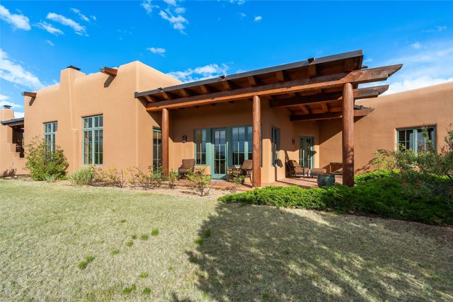 12 E Golden Eagle, Santa Fe, NM 87506