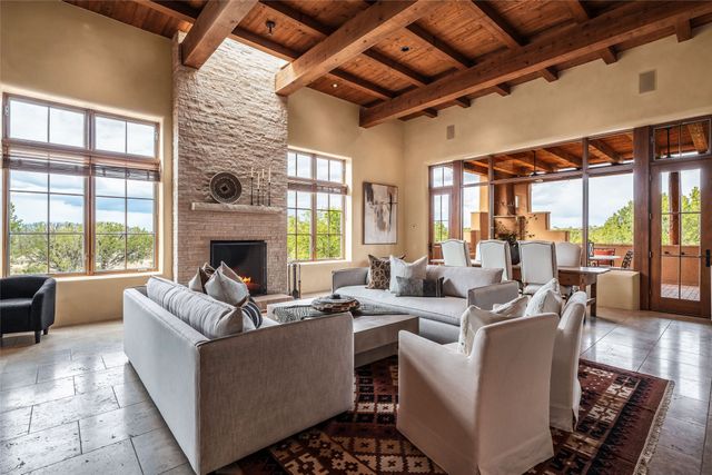 12 E Golden Eagle, Santa Fe, NM 87506