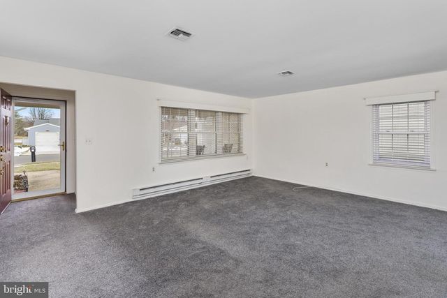 47 CHATHAM PL, Southampton, NJ 08088