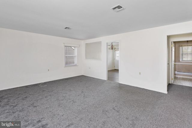 47 CHATHAM PL, Southampton, NJ 08088