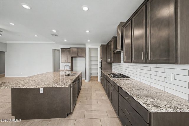 18236 W SANDLEWOOD Drive, Goodyear, AZ 85338